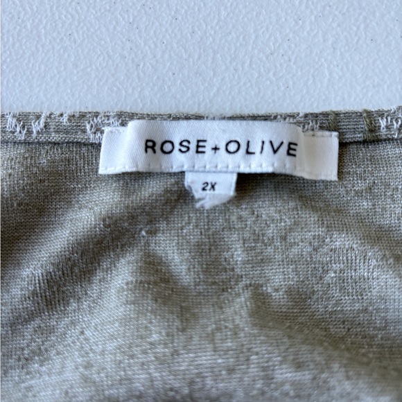 Rose+Olive 2X Floral Scoop Neck 3/4 Sleeve Top in Green Relaxed Lightweight Soft - Picture 2 of 12